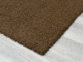 Nurmi matto ruskea